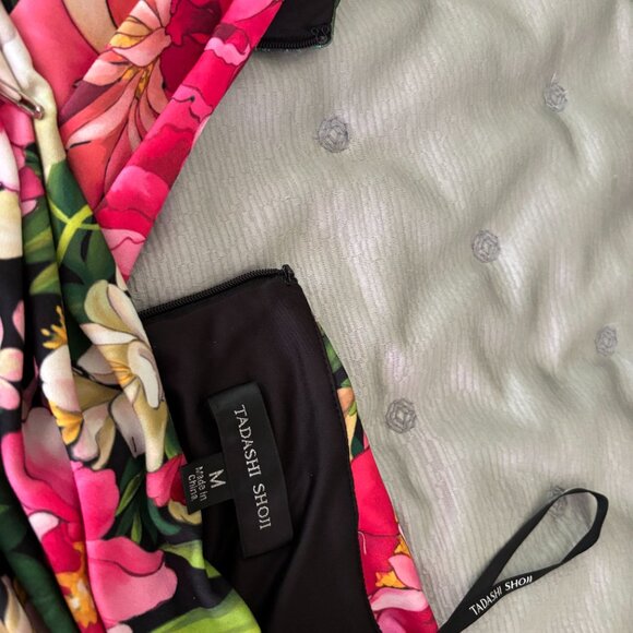 Tadashi Shoji Wyeth cape sleeve floral dress - Picture 6 of 6